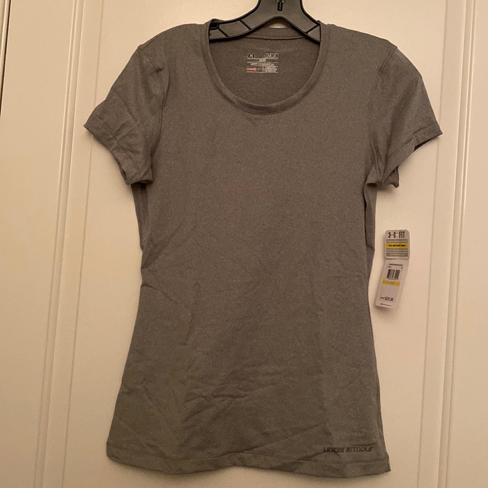 NEW** under armor heat gear tee
